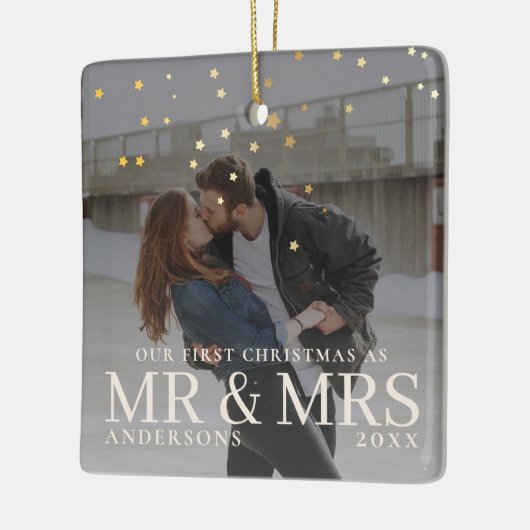 クリスマスに星と暗い夕暮れのカップルの写真 セラミックオーナメント (左)