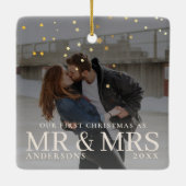 クリスマスに星と暗い夕暮れのカップルの写真 セラミックオーナメント (裏面)