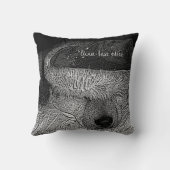 クリスマスに着替えながら寝ているかわいい犬 クッション (裏面)