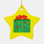 クリスマスに贈り物の形をしたパーソナライズされた星 セラミックオーナメント (正面)