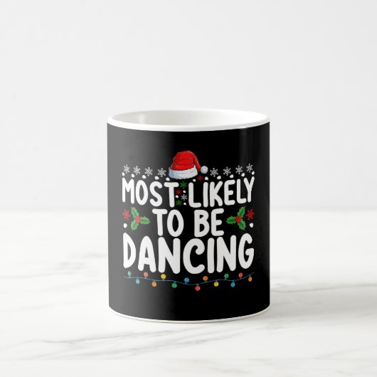 クリスマスに踊ってそうな家族 コーヒーマグカップ (中央)