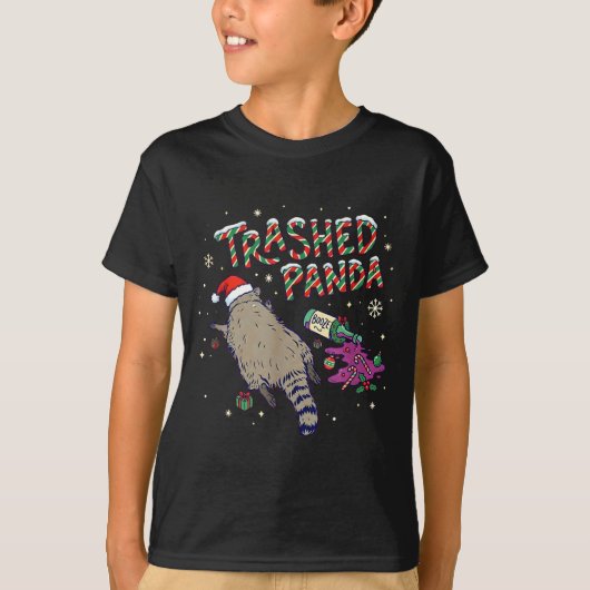 クリスマスのおもしろパンダ・アライグマのゴミ箱荒らし 酔っ払い Xmas Tシャツ (正面)