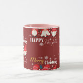 クリスマスのかわいい赤い小人   マグカップ (中央)