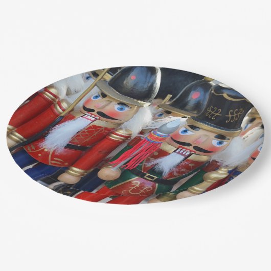 クリスマスのくるみ割り ペーパープレート (アングル)