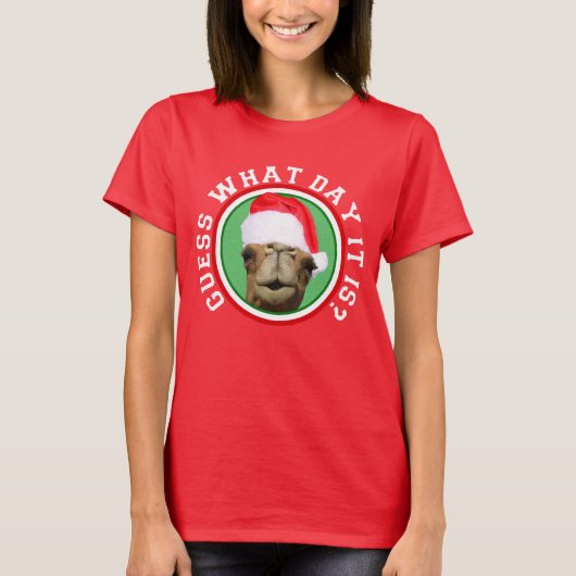 クリスマスのこぶ日のラクダのサンタのTシャツ Tシャツ (正面)