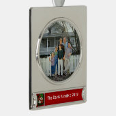クリスマスのためのパーソナライズな家族の年次写真 シルバープレートバナーオーナメント (右)