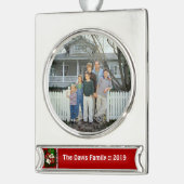 クリスマスのためのパーソナライズな家族の年次写真 シルバープレートバナーオーナメント (左)