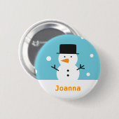 クリスマスのための雪の背景のかわいい雪だるま 缶バッジ (正面&裏面)