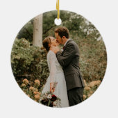 クリスマスのエレガンスモノグラムの:新婚 セラミックオーナメント (裏面)