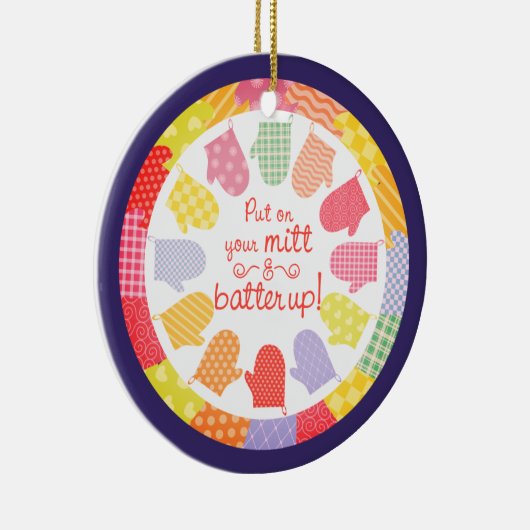 クリスマスのオーナメントを焼くキルトの恋人のオーブンのミット セラミックオーナメント (右)