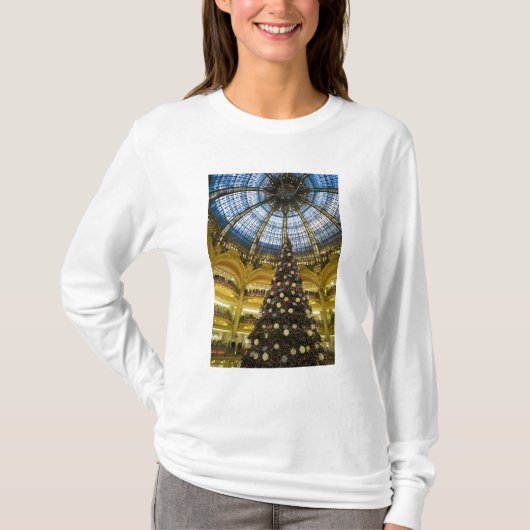 クリスマスのギャルリ・ラファイエット、パリ、フランス Tシャツ (正面)