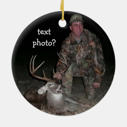 クリスマスのコレクションのシカのハンターは写真を加えます セラミックオーナメント (裏面)