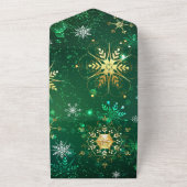 クリスマスのゴールドの雪の結晶が緑の背景に オールインワン招待状 (外側)
