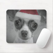 クリスマスのサンタの帽子を持つおもしろいなチワワの子犬 マウスパッド (マウス)