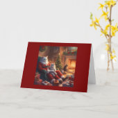 クリスマスのサンタクロースに扮したパパ猫と子猫たち カード (黄色い花)