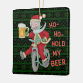 クリスマスのサンタクロースのおもしろいな把握私のビールユーモア セラミックオーナメント (左)