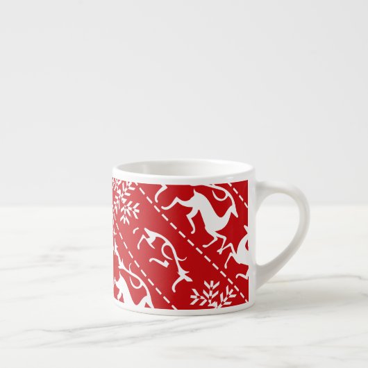 クリスマスのシカの赤と白の休日パターン エスプレッソカップ (右)