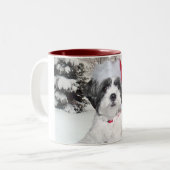 クリスマスのシーズー(犬) Tzu ツートーンマグカップ (正面左)