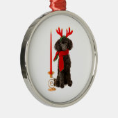 クリスマスのトナカイとして服を着る黒いトイプードル犬 メタルオーナメント (右)