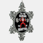 クリスマスのトレーニングのユーモア-サンタクロースの隠れ家 スノーフレークピューターオーナメント (左)