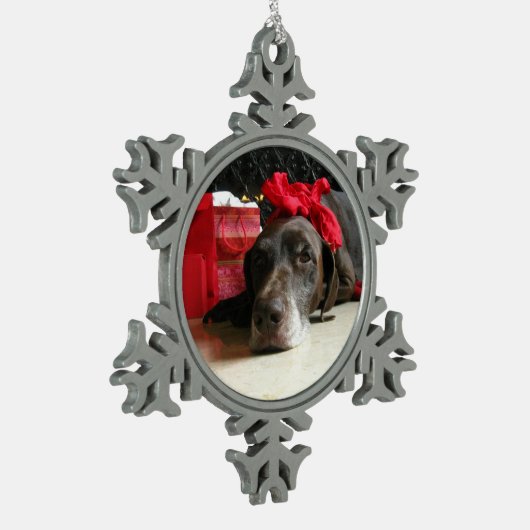クリスマスのドイツshorthairedポインター スノーフレークピューターオーナメント (左)