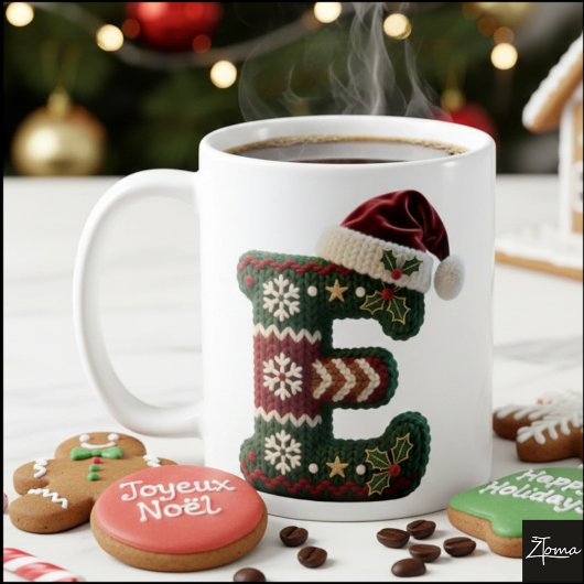 クリスマスのニットセーターの文字 E サンタ帽子 コーヒーマグカップ