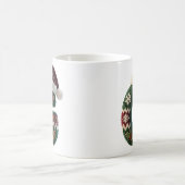 クリスマスのニットセーターの文字Gサンタ帽子 コーヒーマグカップ (中央)