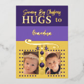 クリスマスのハグ おばあちゃん 写真追加 金 紫 箔シーズンカード (正面)