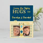 クリスマスのハグ 祖父母 写真追加 ゴールド ブルー 箔シーズンカード (立ち正面)