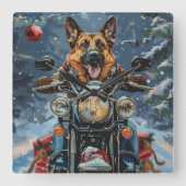 クリスマスのバイクに乗ったジャーマンシェパード スクエア壁時計 (正面)