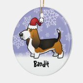 クリスマスのバセットハウンド(あなたのペットネームを加えて下さい) セラミックオーナメント (左)