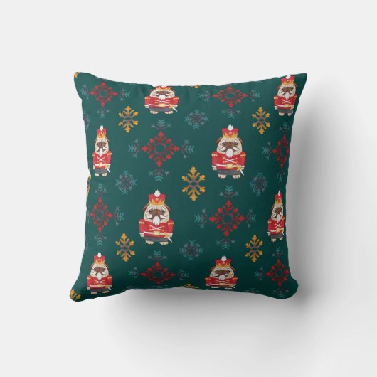 クリスマスのパグによって服を着せられる赤いくるみ割り クッション (裏面)