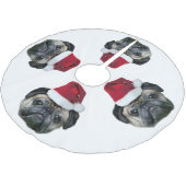 クリスマスのパグ犬 ブラッシュドポリエステルツリースカート (アングル)