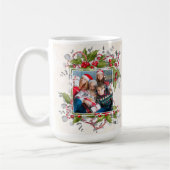 クリスマスのヒイラギの枝の写真マグカップ コーヒーマグカップ (左)