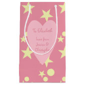 クリスマスのピンクと黄色と星と雪だるま スモールペーパーバッグ (正面)