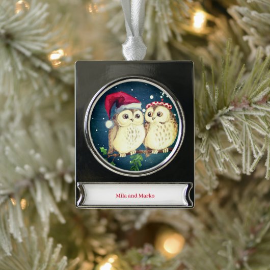 クリスマスのフクロウが恋に甘い シルバープレートバナーオーナメント (ツリー)