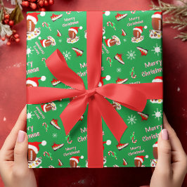 クリスマスのフットボールとお菓子のパターン ラッピングペーパー