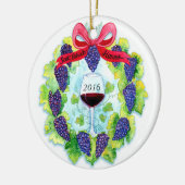 クリスマスのブドウのリースのカスタムなスコットパトリックの家 セラミックオーナメント (左)