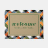 クリスマスのプレイドパーソナライズされた歓迎 ドアマット (正面)