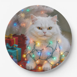 クリスマスのペルシャ猫がホリデーライトに絡まる ペーパープレート