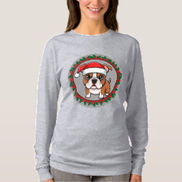 クリスマスのリースに包まれた愛らしい犬 Tシャツ