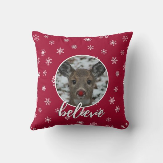 クリスマスのルドルフの枕|は装飾用クッションを信じます クッション (裏面)