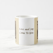 クリスマスのヴィンテージのキャロルの歌手、ミュージシャンのコップ コーヒーマグカップ (中央)