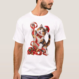 クリスマスの三毛猫のリボン遊び Tシャツ