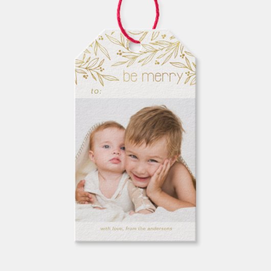 クリスマスの休日に手で果実の葉を描く ギフトタグ (正面)