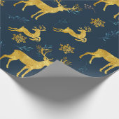 クリスマスの休日-海軍背景の金ゴールドのシカ ラッピングペーパー (角)
