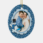 クリスマスの休日-霜の降りたな雪片の写真 セラミックオーナメント (右)