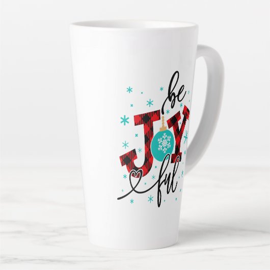 クリスマスの休暇は楽しい冬モダンの格子縞 カフェラテマグ (右アングル)