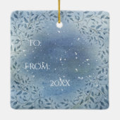 クリスマスの個人用日付スクリプト セラミックオーナメント (裏面)