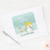 クリスマスの冬のシーンで小さな雪だるまと犬 スクエアシール (封筒)